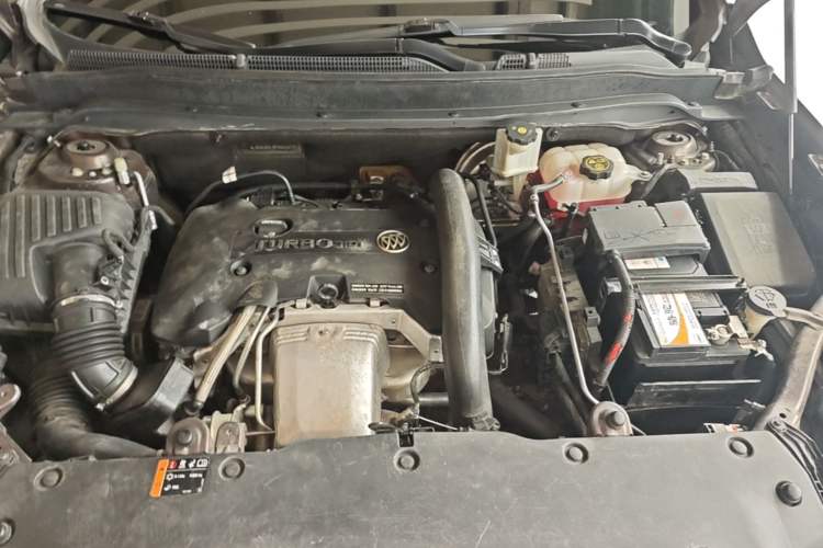 Used Buick Envision 2014 28T Four-Wheel Drive Luxury Model Engine Bay