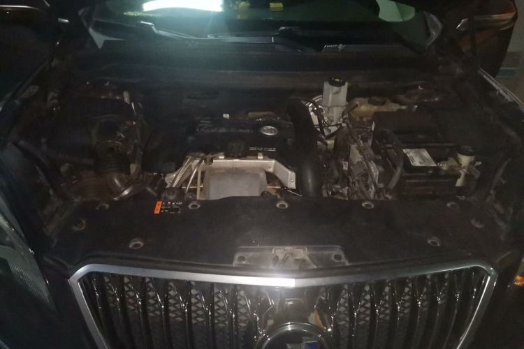 Used Buick Envision 2014 28T All-Wheel-Drive Versatile Sports Flagship Edition Engine Bay
