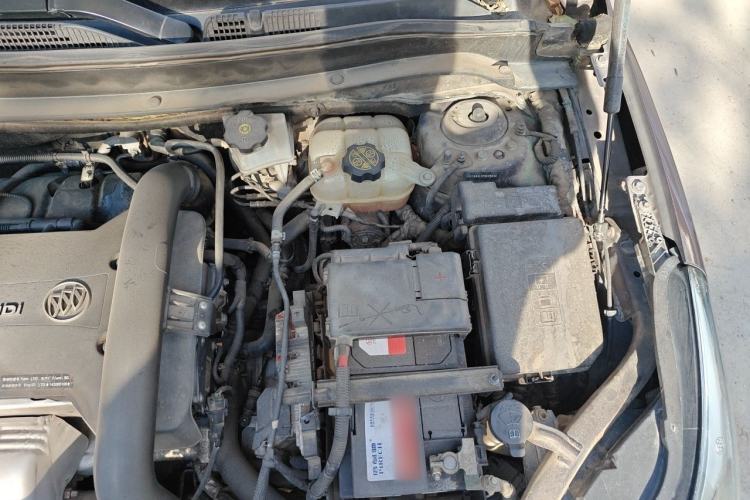Used Buick Envision 2014 28T Four-Wheel Drive Elite Model Engine Bay Left
