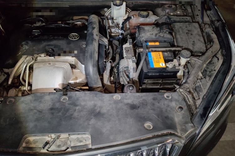 Used Buick Envision 2014 28T Four-Wheel Drive Luxury Model Engine Bay Left
