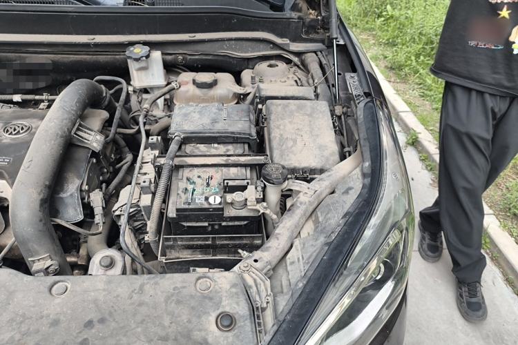 Used Buick Envision 2014 28T Four-Wheel Drive Luxury Model Engine Bay Left