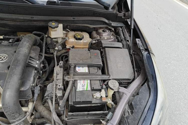 Used Buick Envision 2014 28T Four-Wheel Drive Elite Model Engine Bay Left