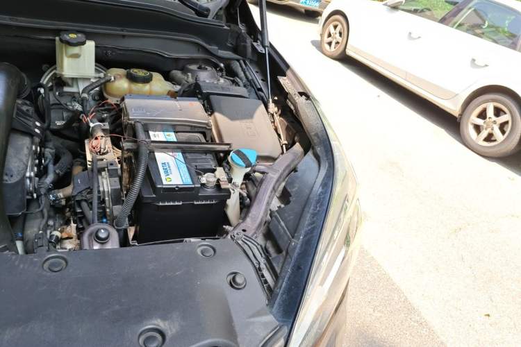 Used Buick Envision 2014 28T Four-Wheel Drive Elite Model Engine Bay Left