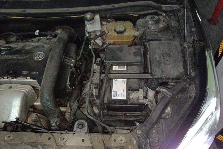 Used Buick Envision 2014 28T Four-Wheel Drive Elite Model Engine Bay Left