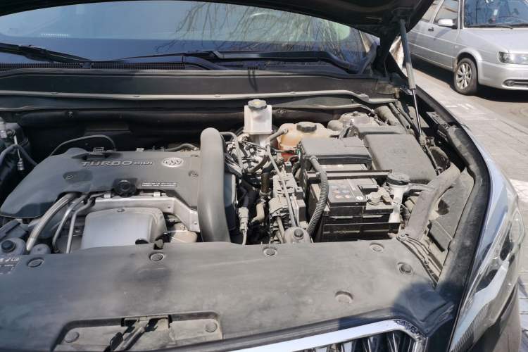 Used Buick Envision 2014 28T Four-Wheel Drive Luxury Model Engine Bay Left