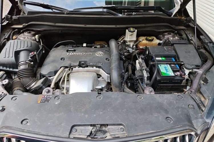 Used Buick Envision 2014 28T Four-Wheel Drive Elite Model Engine Bay