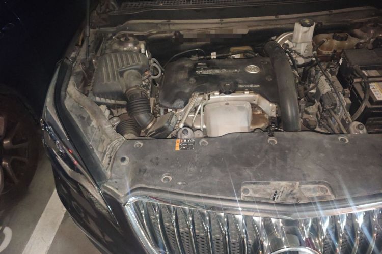 Used Buick Envision 2014 28T Four-Wheel Drive Elite Model Engine Bay Right
