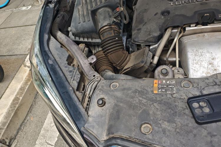 Used Buick Envision 2014 28T Four-Wheel Drive Elite Model Engine Bay Right