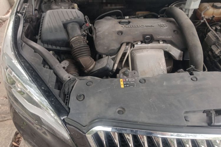 Used Buick Envision 2014 28T Four-Wheel Drive Luxury Model Engine Bay Right