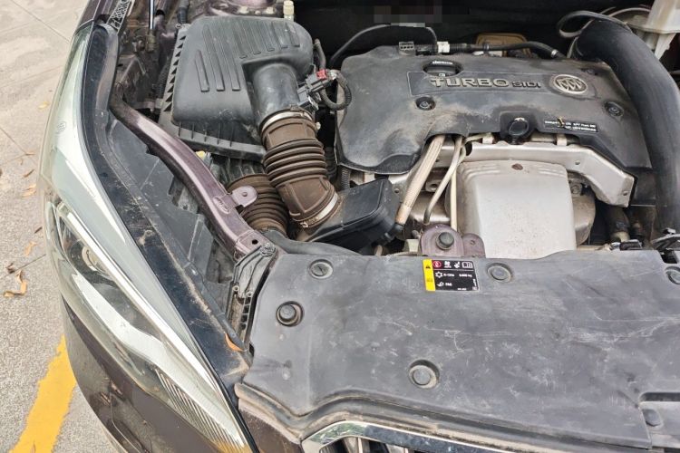 Used Buick Envision 2014 28T Four-Wheel Drive Luxury Model Engine Bay Right