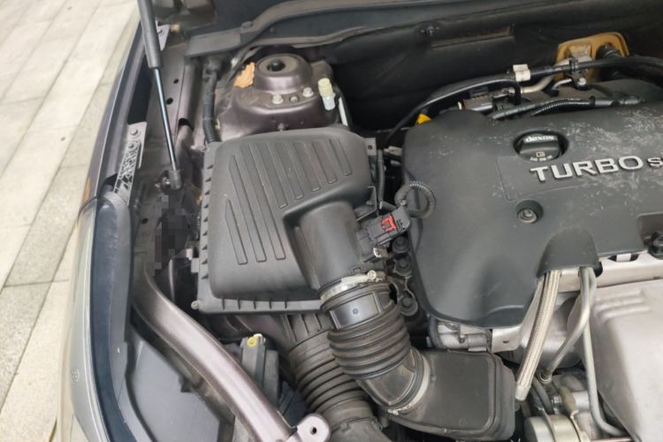 Used Buick Envision 2014 28T Four-Wheel Drive Elite Model Engine Bay Right