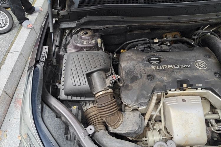 Used Buick Envision 2014 28T Four-Wheel Drive Elite Model Engine Bay Right