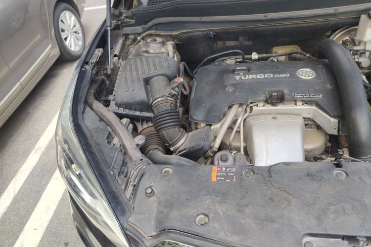 Used Buick Envision 2014 28T Four-Wheel Drive Luxury Model Engine Bay Right