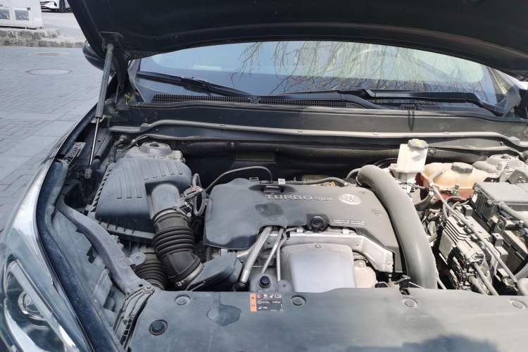 Used Buick Envision 2014 28T Four-Wheel Drive Luxury Model Engine Bay Right