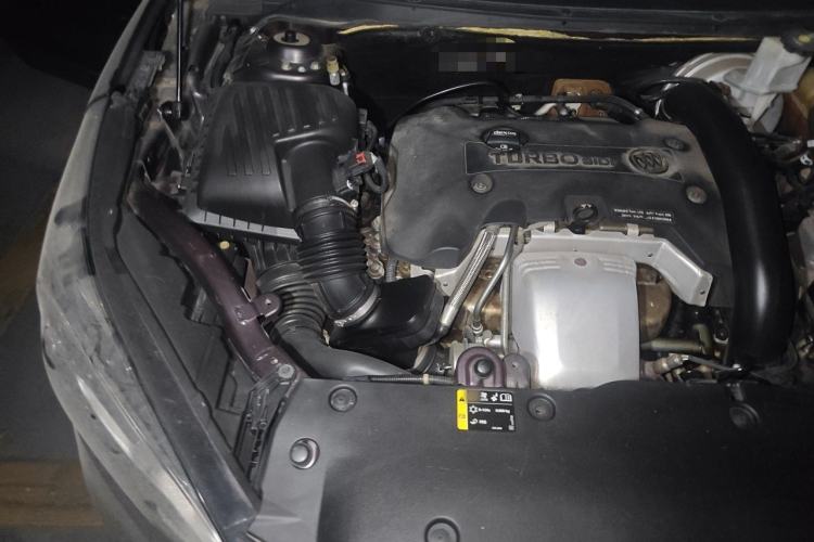 Used Buick Envision 2014 28T Four-Wheel Drive Luxury Model Engine Bay Right
