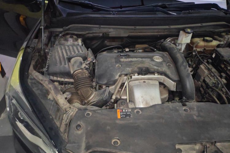 Used Buick Envision 2014 28T Four-Wheel Drive Luxury Model Engine Bay Right