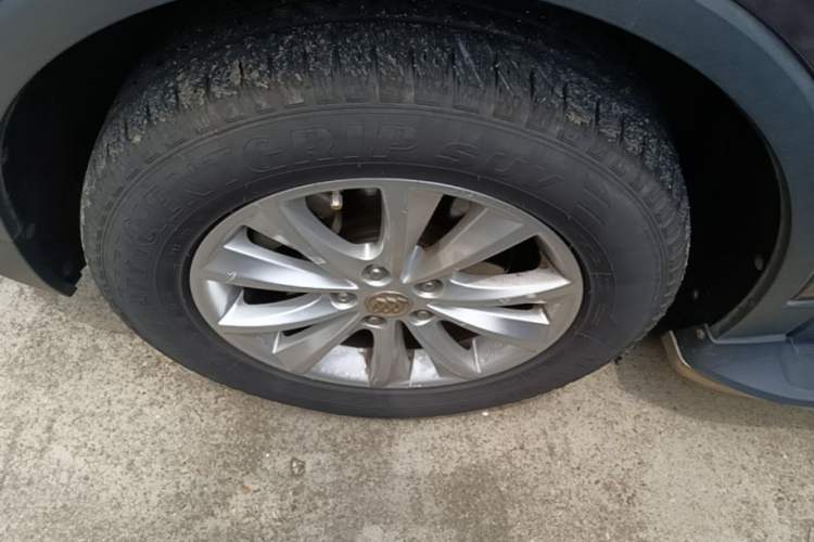 Used Buick Envision 2014 28T Four-Wheel Drive Luxury Model Exterior 4