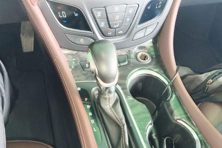 Used Buick Envision 2014 28T Four-Wheel Drive Elite Model Gear Lever