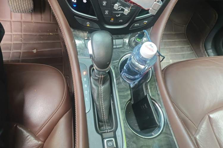 Used Buick Envision 2014 28T Four-Wheel Drive Elite Model Gear Lever