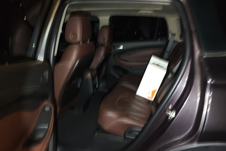 Used Buick Envision 2014 28T Four-Wheel Drive Luxury Model Left Rear Seat