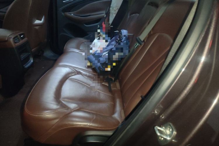 Used Buick Envision 2014 28T Four-Wheel Drive Elite Model Left Rear Seat