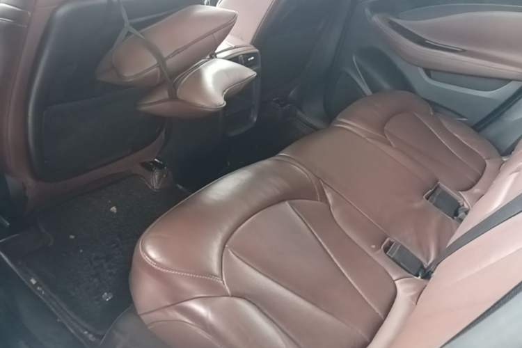 Used Buick Envision 2014 28T Four-Wheel Drive Luxury Model Left Rear Seat