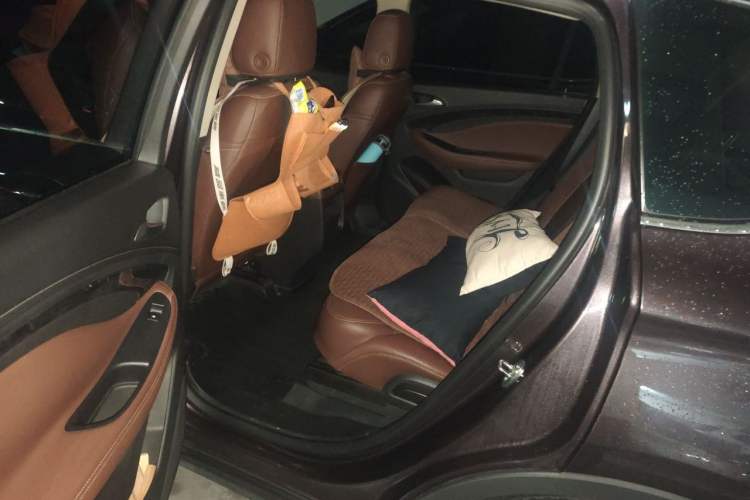 Used Buick Envision 2014 28T Four-Wheel Drive Elite Model Left Rear Seat