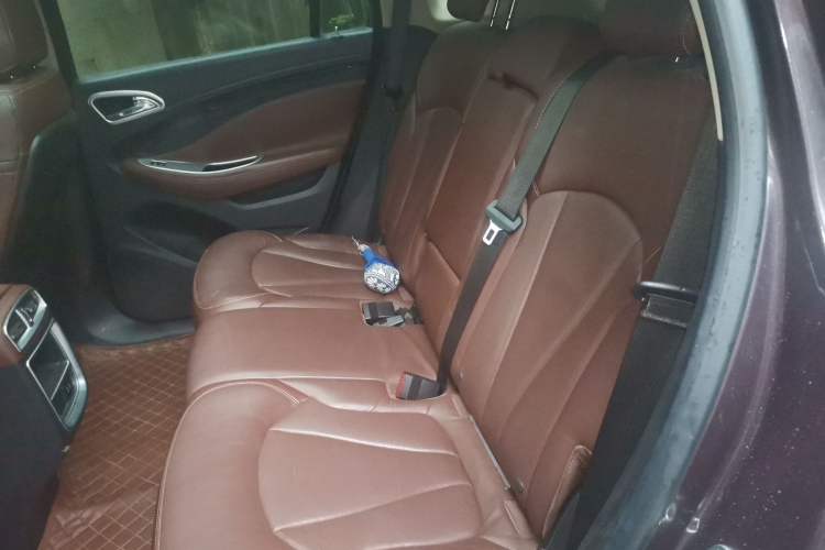 Used Buick Envision 2014 28T All-Wheel-Drive Versatile Sports Flagship Edition Left Rear Seat