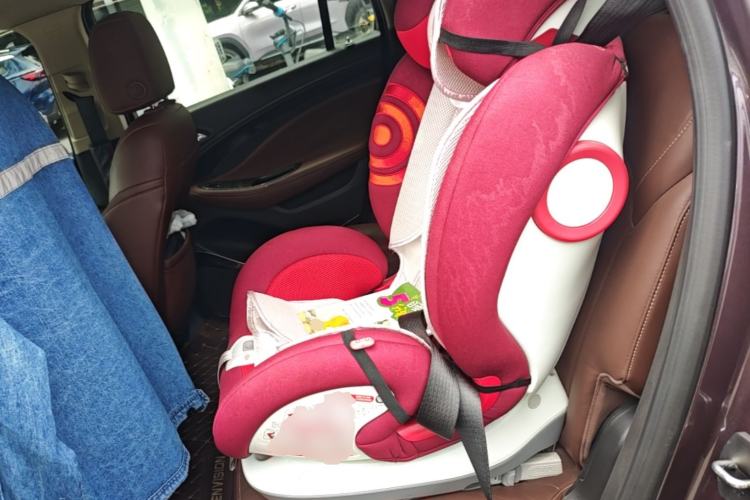 Used Buick Envision 2014 28T Four-Wheel Drive Elite Model Left Rear Seat