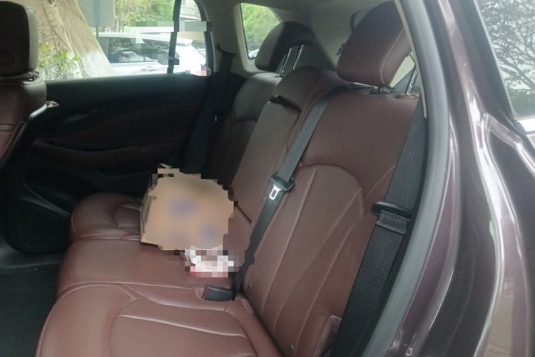 Used Buick Envision 2014 28T Four-Wheel Drive Luxury Model Left Rear Seat