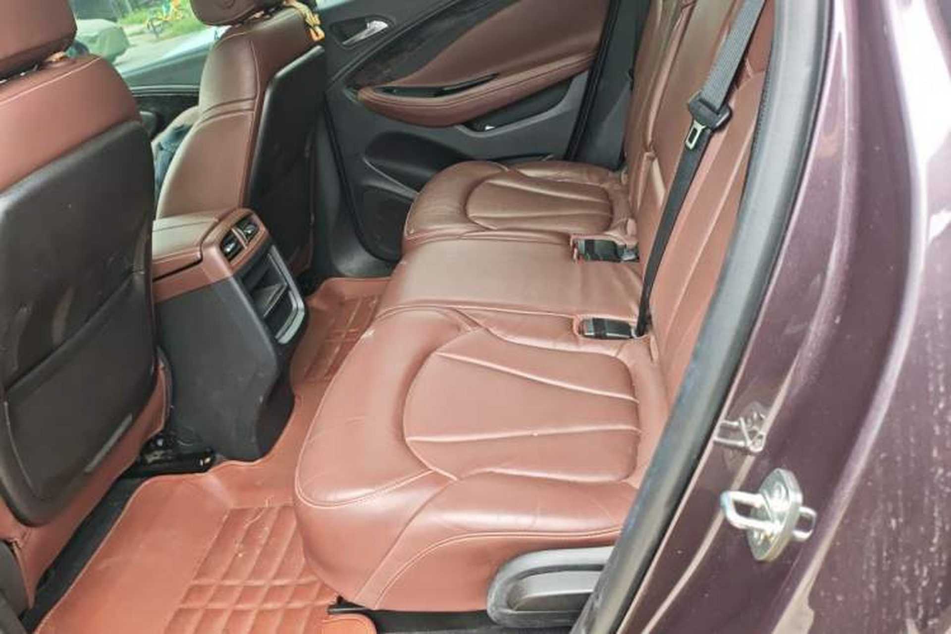Used Buick Envision 2014 28T Four-Wheel Drive Luxury Model Left Rear Seat