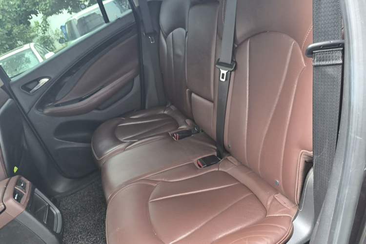 Used Buick Envision 2014 28T Four-Wheel Drive Luxury Model Left Rear Seat