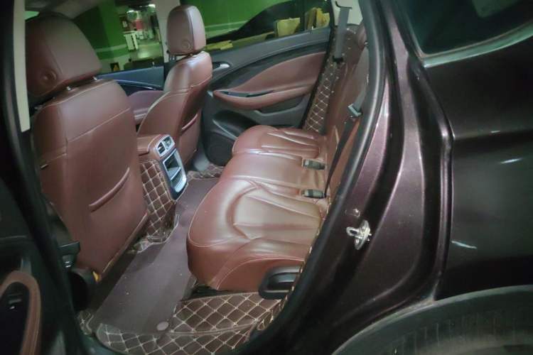 Used Buick Envision 2014 28T Four-Wheel Drive Elite Model Left Rear Seat