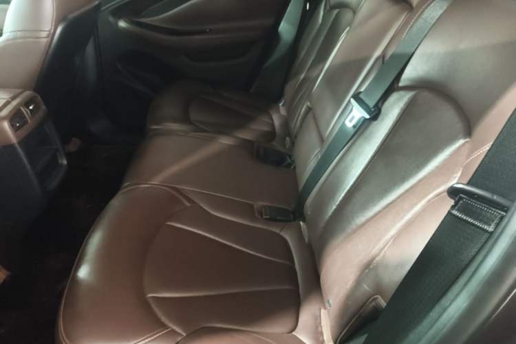Used Buick Envision 2014 28T Four-Wheel Drive Luxury Model Left Rear Seat