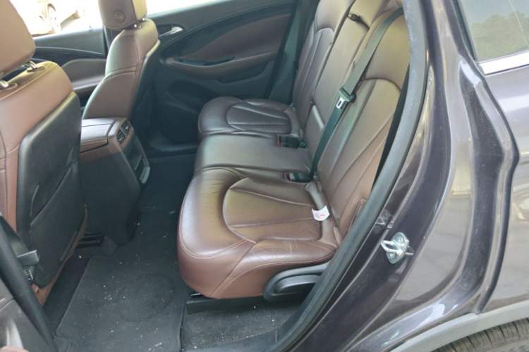 Used Buick Envision 2014 28T Four-Wheel Drive Luxury Model Left Rear Seat