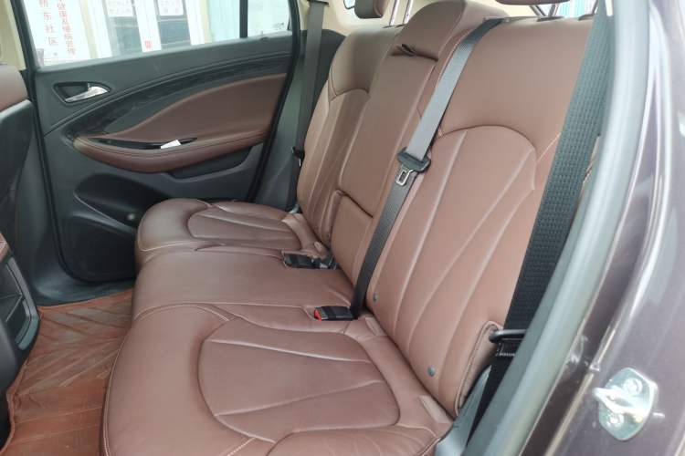 Used Buick Envision 2014 28T Four-Wheel Drive Luxury Model Left Rear Seat