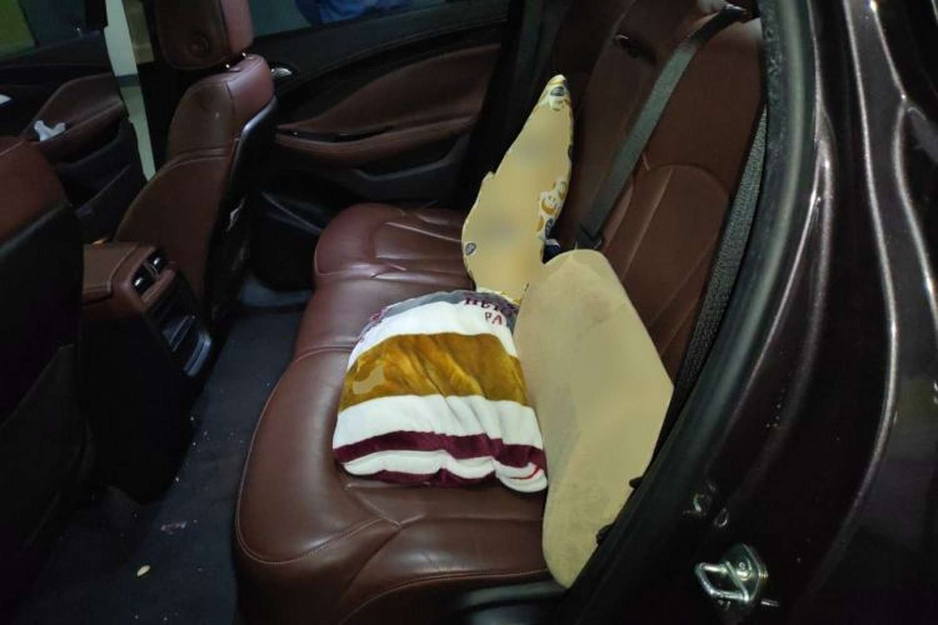 Used Buick Envision 2014 28T Four-Wheel Drive Luxury Model Left Rear Seat