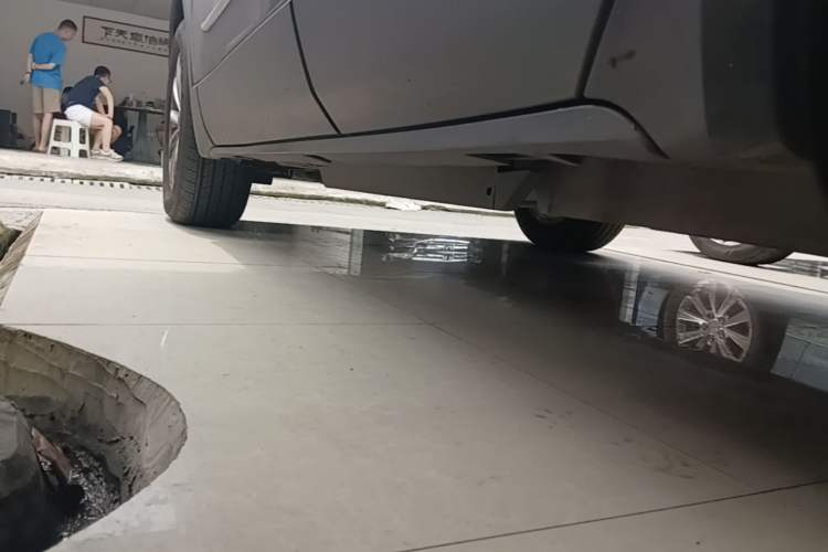 Used Buick Envision 2014 28T Four-Wheel Drive Luxury Model Left Side Sill