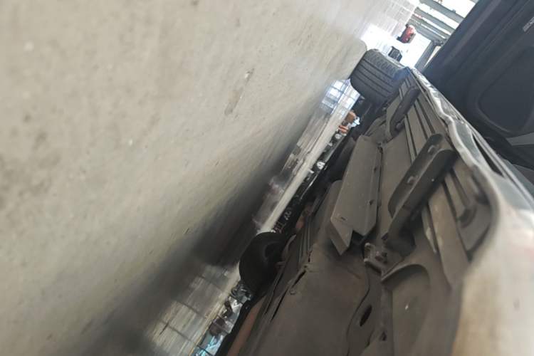 Used Buick Envision 2014 28T Four-Wheel Drive Luxury Model Left Side Sill