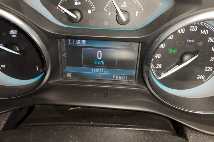Used Buick Envision 2014 28T Four-Wheel Drive Luxury Model Odometer Close Up
