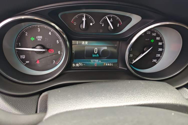 Used Buick Envision 2014 28T Four-Wheel Drive Elite Model Odometer Close Up