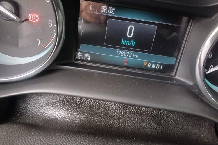 Used Buick Envision 2014 28T Four-Wheel Drive Luxury Model Odometer Close Up