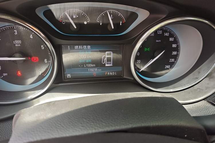 Used Buick Envision 2014 28T Four-Wheel Drive Luxury Model Odometer Close Up