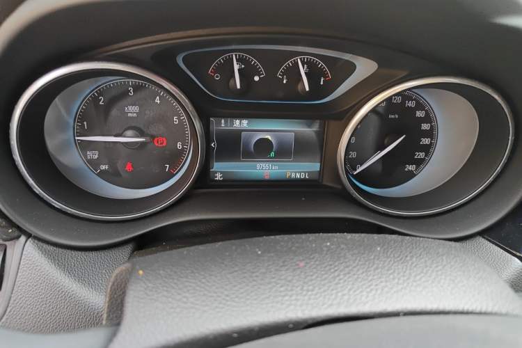 Used Buick Envision 2014 28T Four-Wheel Drive Elite Model Odometer Close Up