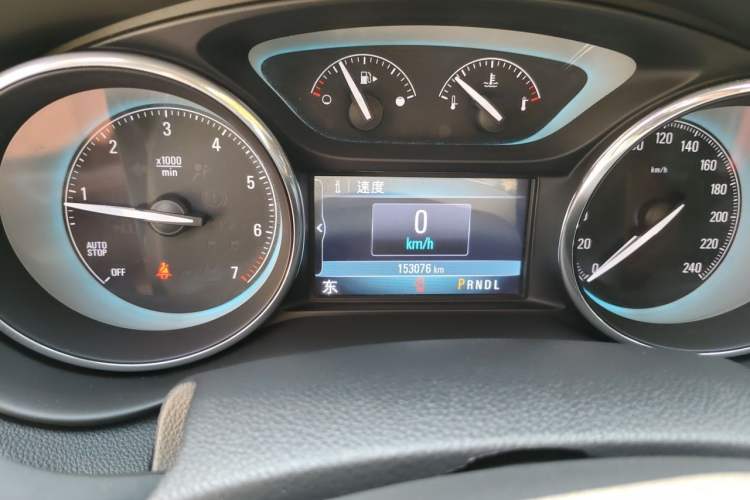 Used Buick Envision 2014 28T Four-Wheel Drive Elite Model Odometer Close Up