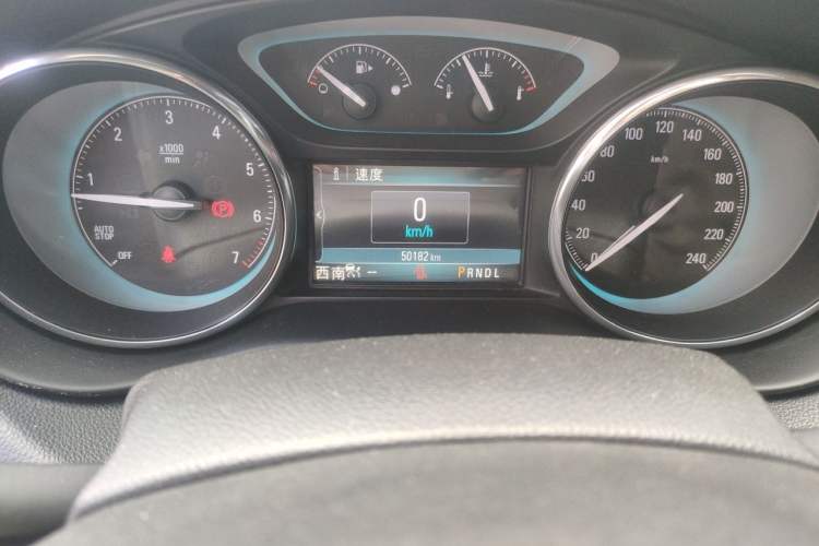 Used Buick Envision 2014 28T Four-Wheel Drive Luxury Model Odometer Close Up