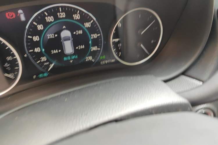 Used Buick Envision 2014 28T All-Wheel-Drive Versatile Sports Flagship Edition Odometer Close Up