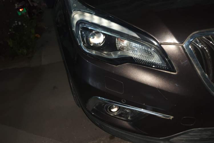 Used Buick Envision 2014 28T Four-Wheel Drive Luxury Model Right Front Headlight