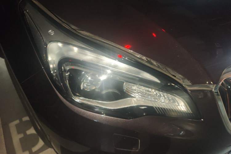 Used Buick Envision 2014 28T Four-Wheel Drive Elite Model Right Front Headlight