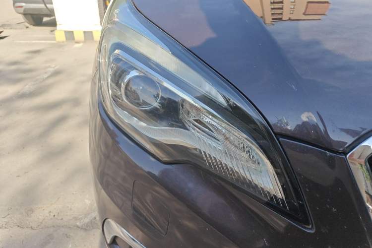 Used Buick Envision 2014 28T Four-Wheel Drive Elite Model Right Front Headlight